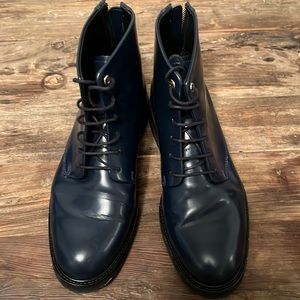 Want Les Essentials Menara navy derby bootie - like new!